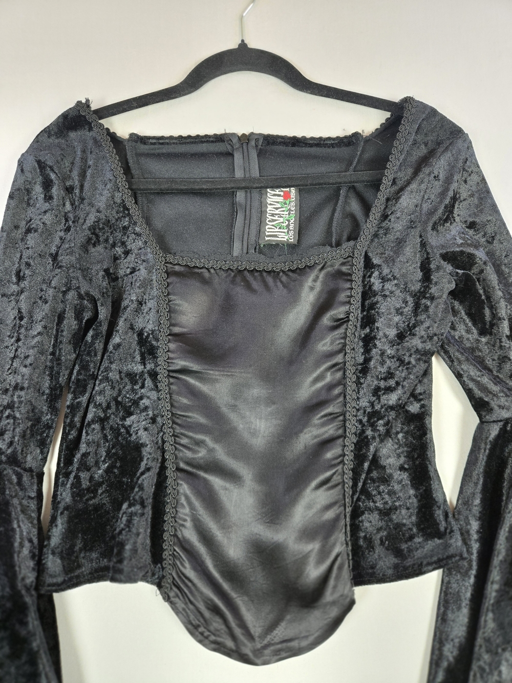VTG Lip Service Black Velvet Satin Corset Bell Sleeve Gothic Top Size Large - Picture 2 of 12
